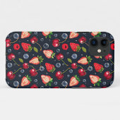 Erdbeeren und Kirschen auf dunklem Hintergrund Case-Mate iPhone Hülle (Rückseite (Horizontal))