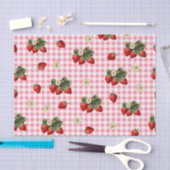 Erdbeeren und niedliches Gingham-Papierpapier Seidenpapier (Handwerk)