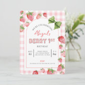 Erdbeeren zum ersten Geburtstag - rosa Gingham-Fot Einladung (Stehend Vorderseite)
