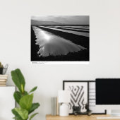 Erdbeerfelder mit Plastik-Fumigationsabdeckungen Poster (Heimbüro)