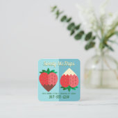 Erdbeerfrüchte mit dunkelweißer Schokolade Quadratische Visitenkarte (Stehend Vorderseite)