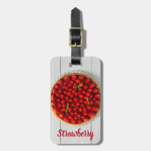 Erdbeerkuchen mit Minze aus weißem Holz