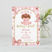 Erdbeermädchen mit rosa Schleife süße Einladung (Stehend Vorderseite)