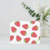 Erdbeermuster Postkarte (Stehend Vorderseite)