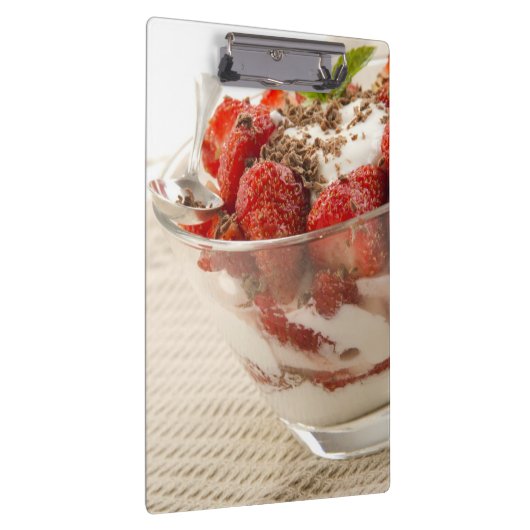 Erdbeernachtisch mit frischem Jogurt Klemmbrett (Rechts)