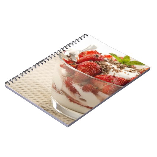 Erdbeernachtisch mit frischem Jogurt Notizblock (Linke Seite)