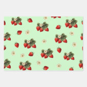 Erdbeerpapier mit Blüten auf grün Geschenkpapier Set (Vorderseite)