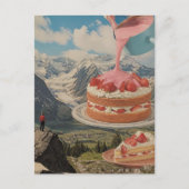 Erdbeertorte Berg Surreal Retro Kunst Postkarte (Vorderseite)