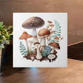 Erdbraun-neutraler Wald-Pilzkern Fliese