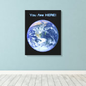 Erde - Du bist hier! Leinwanddruck (Insitu (Holzboden))