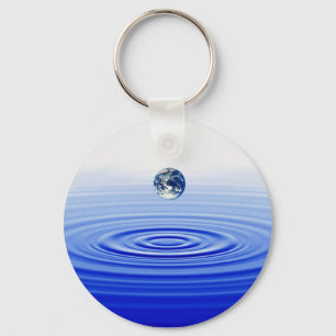 Erde in einem Wassertropfen Schlüsselanhänger
