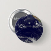 Erde mit drei tropischen Zyklonen im Pazifik. Button (Vorne & Hinten)