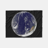 Erde mit drei tropischen Zyklonen im Pazifik. Fleecedecke (Vorderseite (Horizontal))