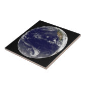 Erde mit drei tropischen Zyklonen im Pazifik. Fliese (Seite)