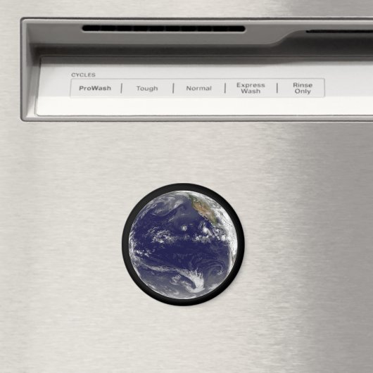 Erde mit drei tropischen Zyklonen im Pazifik. Magnet (In Situ (Geschirrspüler))