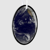 Erde mit drei tropischen Zyklonen im Pazifik. Ornament (Vorderseite)