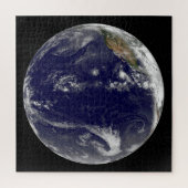 Erde mit drei tropischen Zyklonen im Pazifik. Puzzle (Vertikal)