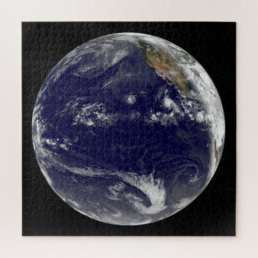 Erde mit drei tropischen Zyklonen im Pazifik. Puzzle (Vertikal)