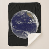 Erde mit drei tropischen Zyklonen im Pazifik. Sherpadecke (Vorderseite)