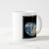 Erde mit Nordafrika und Südwesteuropa Jumbo-Tasse (Vorderseite Rechts)