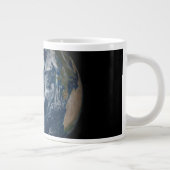Erde mit Wolken und Meereis 2 Jumbo-Tasse (Rechts)