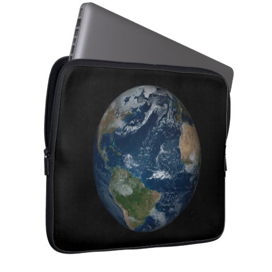 Erde mit Wolken und Meereis Laptopschutzhülle (Vorne Rechts)