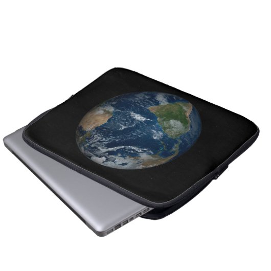 Erde mit Wolken und Meereis Laptopschutzhülle (Vorne Knopf)