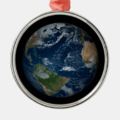 Erde mit Wolken und Meereis Ornament Aus Metall (Vorne)