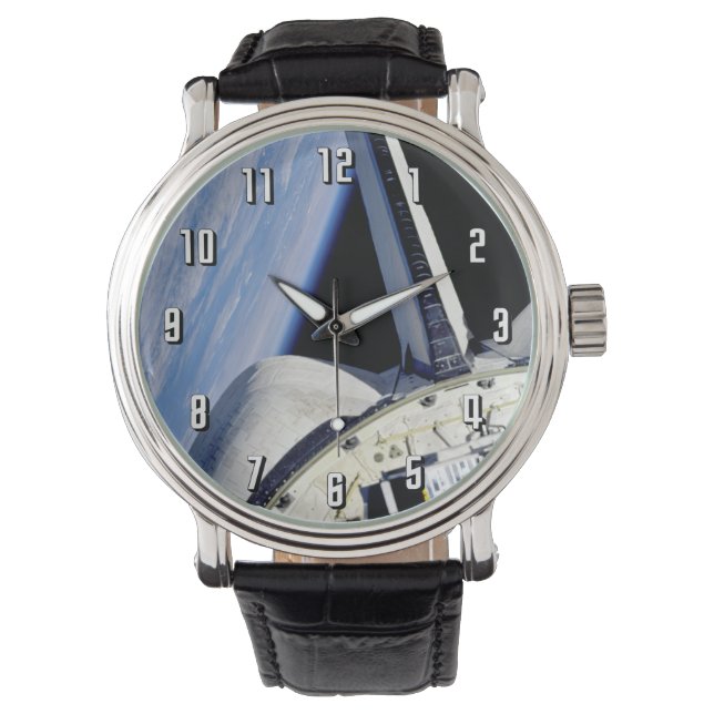 Erde und Mond aus dem Weltraum Shuttle Discovery Armbanduhr (Vorderseite)