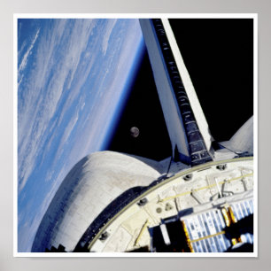 Erde und Mond aus dem Weltraum Shuttle Discovery Poster