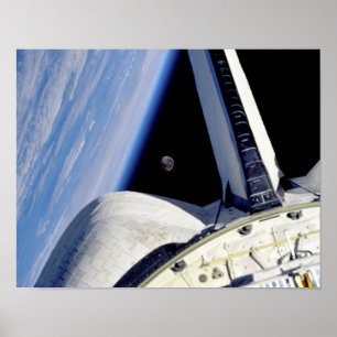 Erde und Mond aus dem Weltraum Shuttle Discovery Poster