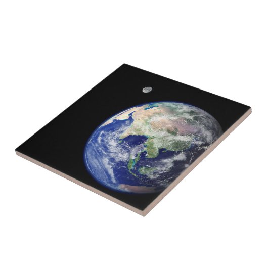 Erde und Mond vom Raum Fliese (Seite)