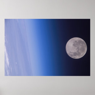 Erde und Mond von der Internationalen Raumstation Poster