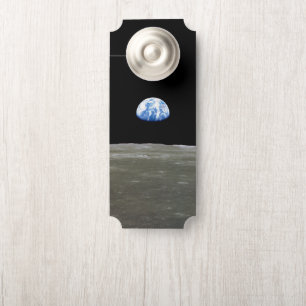 Erde vom Mond aus im schwarzen Weltraum: Earthrise Türanhänger