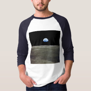 Erde vom Mond im Schwarzen Raum: Erde T-Shirt