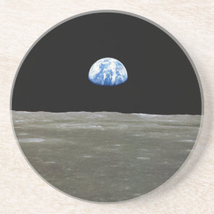 Erde vom Mond im schwarzen Weltraum: Earthrise Getränkeuntersetzer