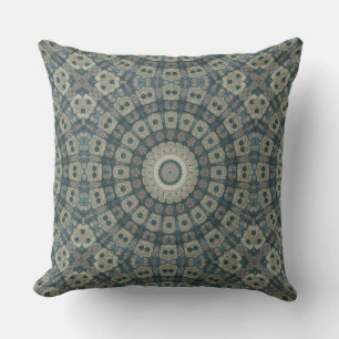 Erdfarbener Mandala mit tribalen geometrischen Mus Kissen