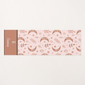 Erdige Boho-Mond-Muster-Monogramm Yogamatte (Vorderseite (Horizontal))