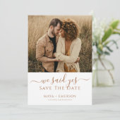 Erdige Rustikale Foto Hochzeit Save The Date (Stehend Vorderseite)