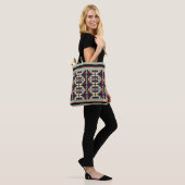 Erdige Stammes-Tapete Tasche (Am Model)