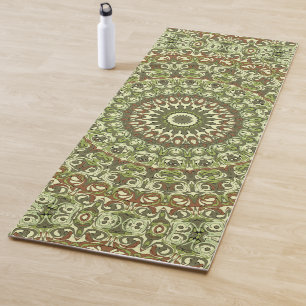 Erdiges Grün und Braun Mandala Muster Design Yogamatte