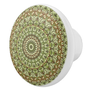 Erdiges Grün und Braunes Mandala-Musterdesign Keramikknauf
