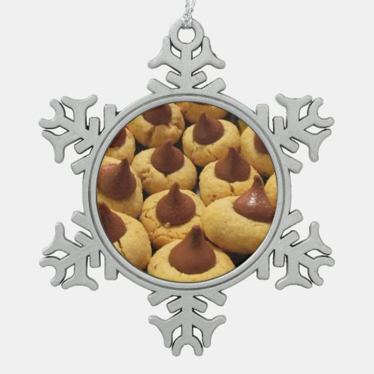 Erdnussbutter-Schokoladen-Tropfen-Plätzchen Schneeflocken Zinn-Ornament (Vorderseite)