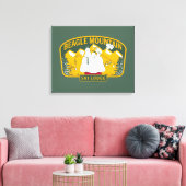 Erdnüsse | Beagle Skilodge Leinwanddruck (Insitu (Wohnzimmer))