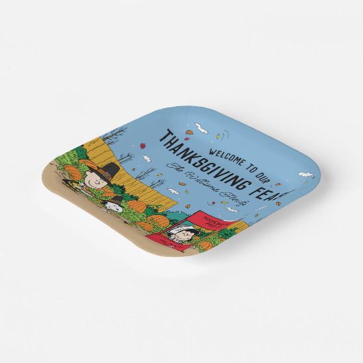 Erdnüsse | Charlie Brown Erntedank Ihren Namen hin Pappteller (Gewinkelt)