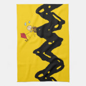 Erdnüsse | Charlie Brown Flying Kite Geschirrtuch (Vertikal)