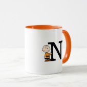 Erdnüsse | Charlie Brown Monogram N Tasse (VorderseiteRechts)