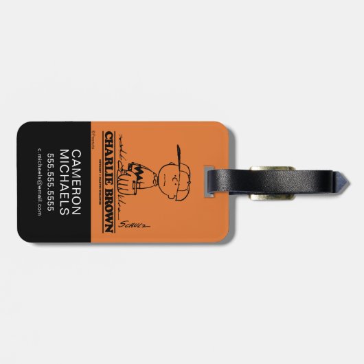 Erdnüsse | Charlie Brown Playing Ball Gepäckanhänger (Rückseite horizontal)