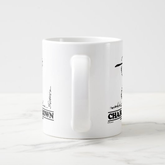 Erdnüsse | Charlie Brown Playing Ball Jumbo-Tasse (Rückseite)