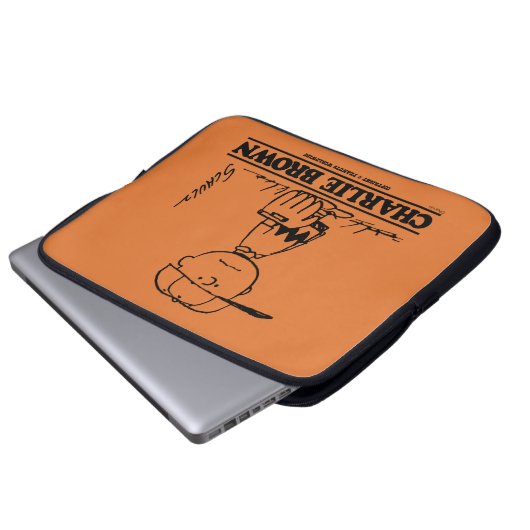 Erdnüsse | Charlie Brown Playing Ball Laptopschutzhülle (Vorne Knopf)